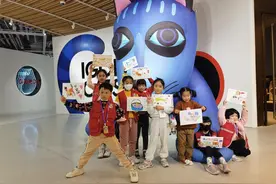 楚天小记者走进猫咪艺术展，开启灵动有趣的“喵力治愈计划”图片