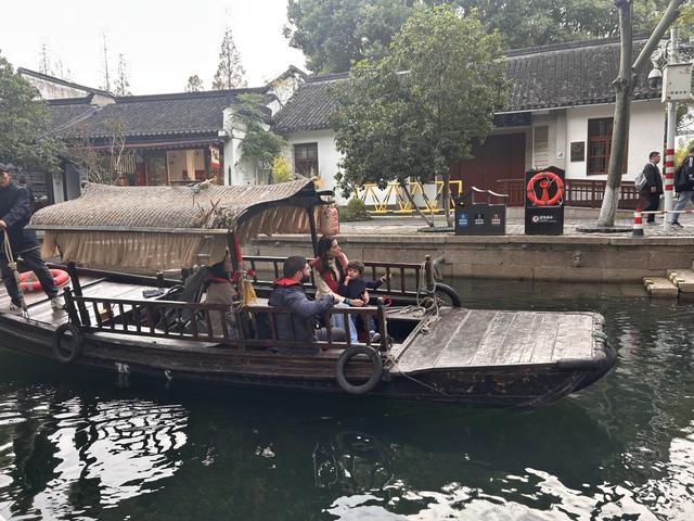 朱家角古镇现“果冻河”：破解“水乡无水清”，争创5A成关键契机