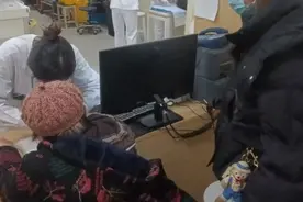 宝山这个小区上演“生死接力”，他们这样教科书式应急处置……图片