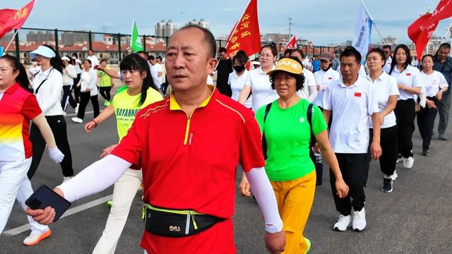 “穿越内蒙古”全民健身徒步接力赛第五站亮相巴彦淖尔