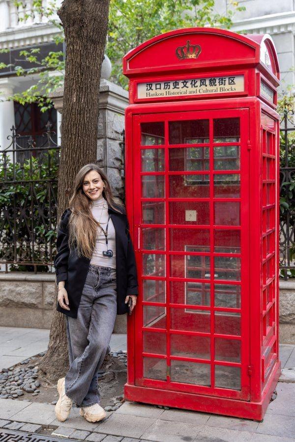 西班牙政党委员访汉发现：巴公房子在西班牙有同款