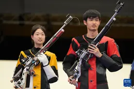 都是射击！中国体育代表团第五次赢得奥运会首金图片