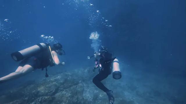 在湛江玻璃海奇遇珊瑚秘境→
