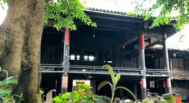 安逸四川 乐游绵阳 ‖ 郪江古镇：古榕听雨，崖墓谜光，邂逅千年王城遗韵