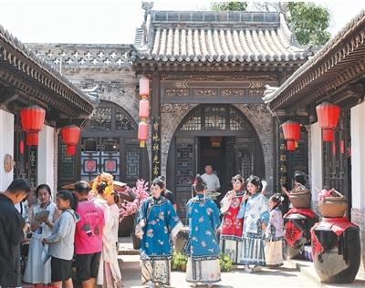 文化强国建设绽放新光彩（新时代画卷·决战决胜“十四五”）