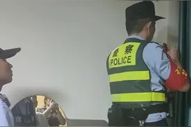 “衣服脱光了！”福建女子称入住一个月发现摄像头，青年公寓回应图片
