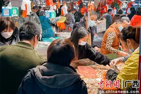 广西北海春节假期消费市场火热图片