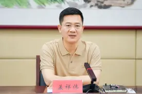 孟祥伟主持市委常委会党纪学习教育读书班暨市委理论学习中心组集体学习会议：在持续学习入脑入心上下功夫 推动党的纪律内化为言行准则图片
