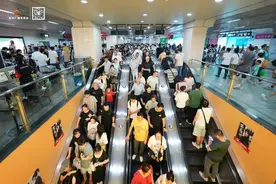 597.54万乘次！武汉地铁又创历史新高图片