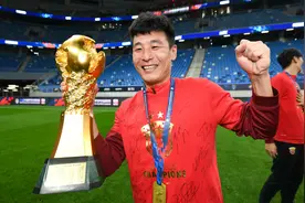 武磊当选中超最佳球员，国安外援恩加德乌入选最佳阵容图片