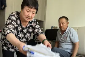 双向奔赴！农民夫妇把寄养的孩子培养成大学生图片