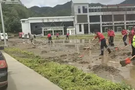 洛阳栾川、嵩县等地遭遇暴雨，部分景区关闭，救援工作正在进行中图片