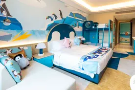 先睹为快！还没开业就卖了2万间，上海首家企鹅度假酒店藏着什么宝贝图片