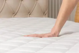 过于松软的床垫不利于睡眠！床垫，应该这么选→图片