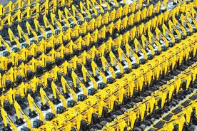 山西太重工程机械有限公司：数百台工程机械挖掘机整装待发图片