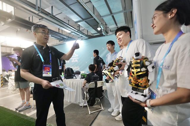 280支赛队远超预期，机器人运动会为啥这么火
