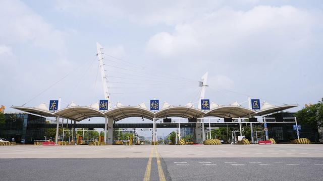 “1%光谷”链入世界AI版图——东湖综保区崛起光模块集群的实践启思