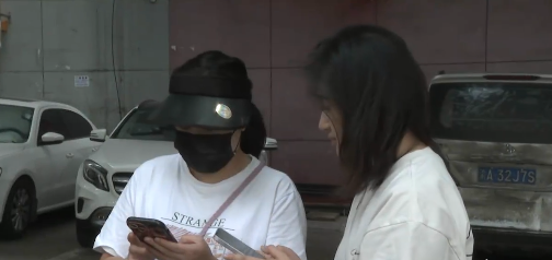 重庆一女子面试被要求刺激老板才能上班，“刺激”完了就正式上班，上班了就不用“刺激”了