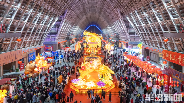 青岛西海岸新区深入推进“全域文旅”发展战略，推动从“旅游目的地”向“旅居目的地”转型升级