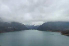 北盘江光照水电站：绿色能源与生态和谐的创新典范图片