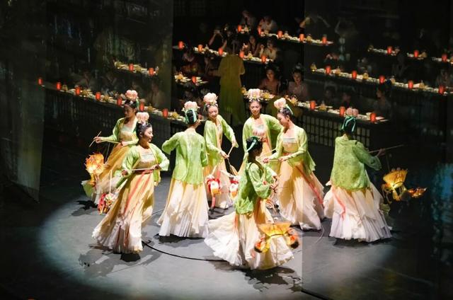 河南开封清明上河园《清明上河·宋宴》沉浸式餐秀首获国家级大奖！