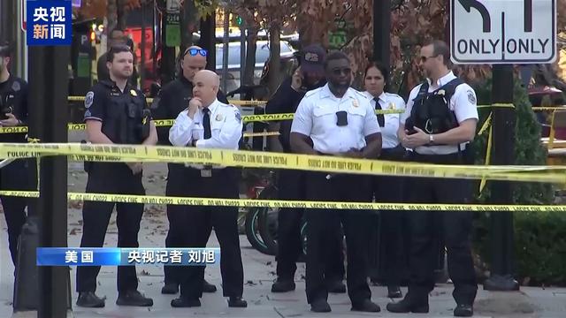 手机报·晚报丨香港火灾已造成55人遇难，楼内发现生还者；昆明火车站通报：试验列车致11人死亡