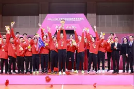 时隔八年，江苏女排重返联赛之巅图片