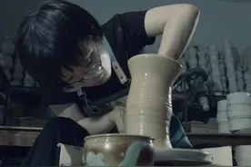 钱江观潮丨龙泉瓷人叶芳探寻千年瑰宝的青春密码 让青瓷走出博古架图片