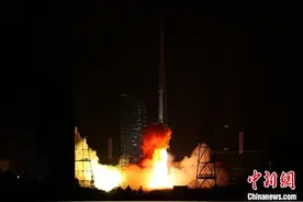 中国成功发射通信技术试验卫星十四号图片