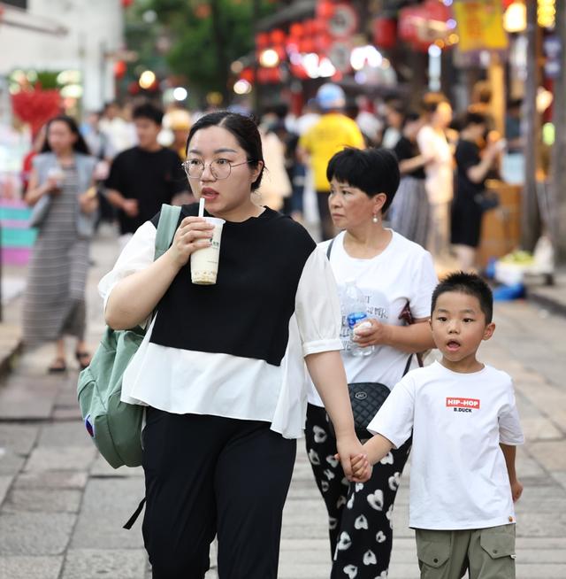 城事｜枫泾古镇完成体验升级：渴望“游客饱和”