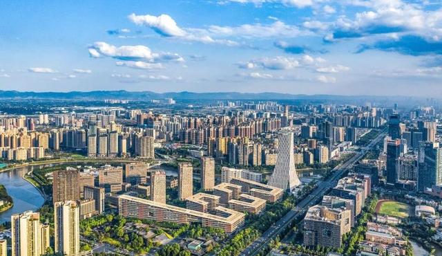 “营”在成都｜AI机器人加油走进现实？政府“搭台”蓉企“解题”