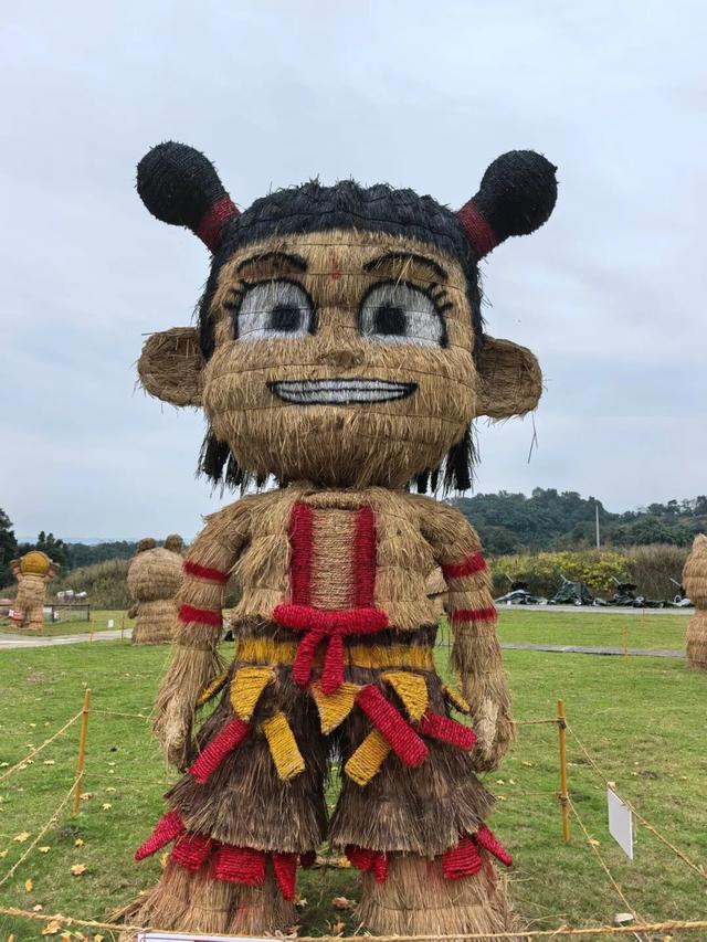 雅安首届巨型稻草人艺术节游玩攻略，打卡不迷路！