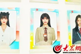 告别千篇一律的“美颜照” 这个开学季“本真”风格证件照受追捧图片