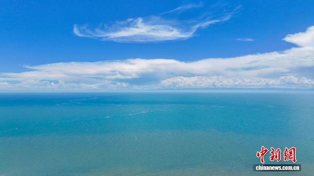 航拍青海湖仙女湾夏日风光