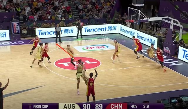 中国男篮决胜3.9秒复刻勇士汤神杀招