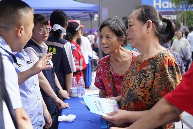 安全赋能+音乐盛会 “蜀安行・护万家”资中站解锁安全科普新方式
