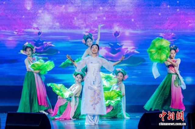 中越金曲音乐盛典在越南河内举办