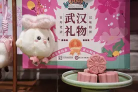 边跑边体验老字号美食，汪玉霞蔡林记送美食上赛场图片
