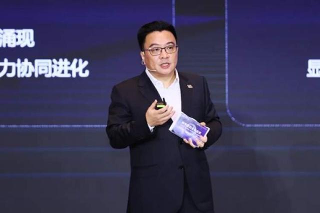 对话诺奖图灵奖得主，公布最新科研成果，科学前沿全体会议圆满举办 | 直击WAIC