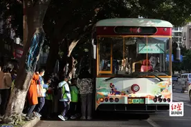 看花花、打卡“堆堆”、逛博物馆……成都公交特色旅游线路带您一站直达图片