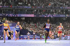 巴黎奥运会丨田径——女子4X100米接力赛况图片