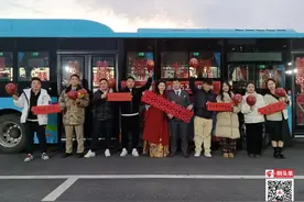 荆州“新人”宣言：拒绝俗套 我的婚礼我做主图片
