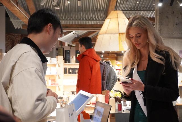 图片新闻 |  美丽“颜值”为贵阳上大分!国际友谊小姐潮玩阿云朵仓