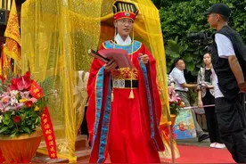 七娘妈生做十六岁 海内外40多位少年齐聚思明区朝宗宫过七夕图片