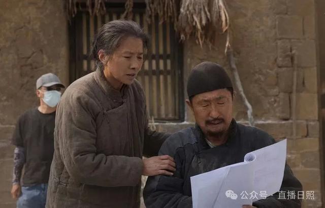 迟蓬在《生万物》把“大脚娘”演活了