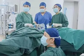 西安市中心医院经开院区首台妇产科手术——腹腔镜下切除子宫术图片