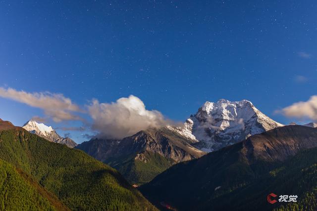 C视觉·C位追山⑨丨每一张都是手机屏保 隔屏仰望亚丁三大雪山