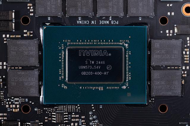 微星GeForce RTX 5080超龙SOC显卡评测：实力出众的“西装暴徒”