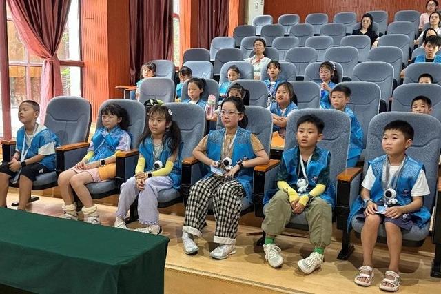 小记者看川渝发展新变化—行走的课堂（内江站）活动圆满结束！