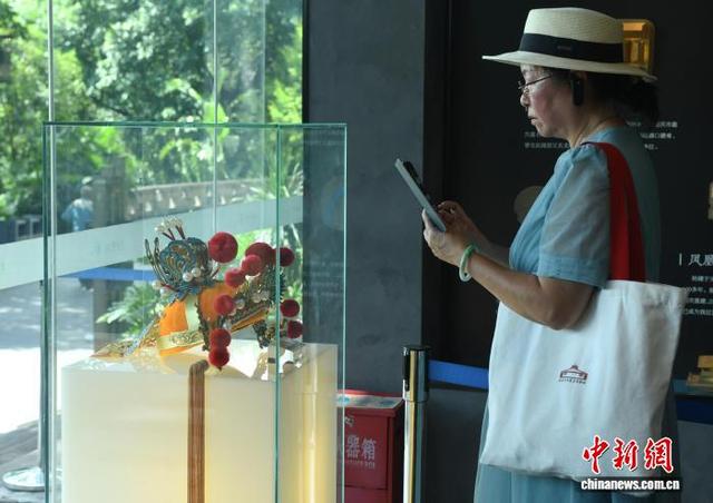 海外华文媒体走进千年古镇磁器口体味老重庆